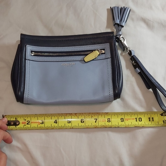 Coach leather wristlet clutch - Picture 4 of 4